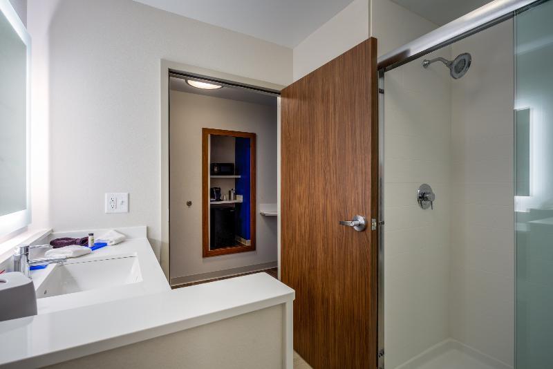 Holiday Inn Express & Suite Milroy - Reedsville Bagian luar foto
