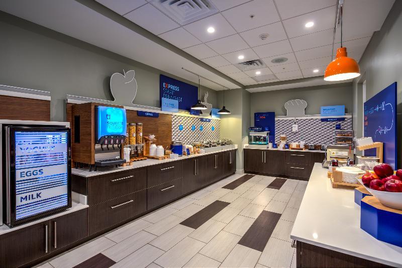 Holiday Inn Express & Suite Milroy - Reedsville Bagian luar foto